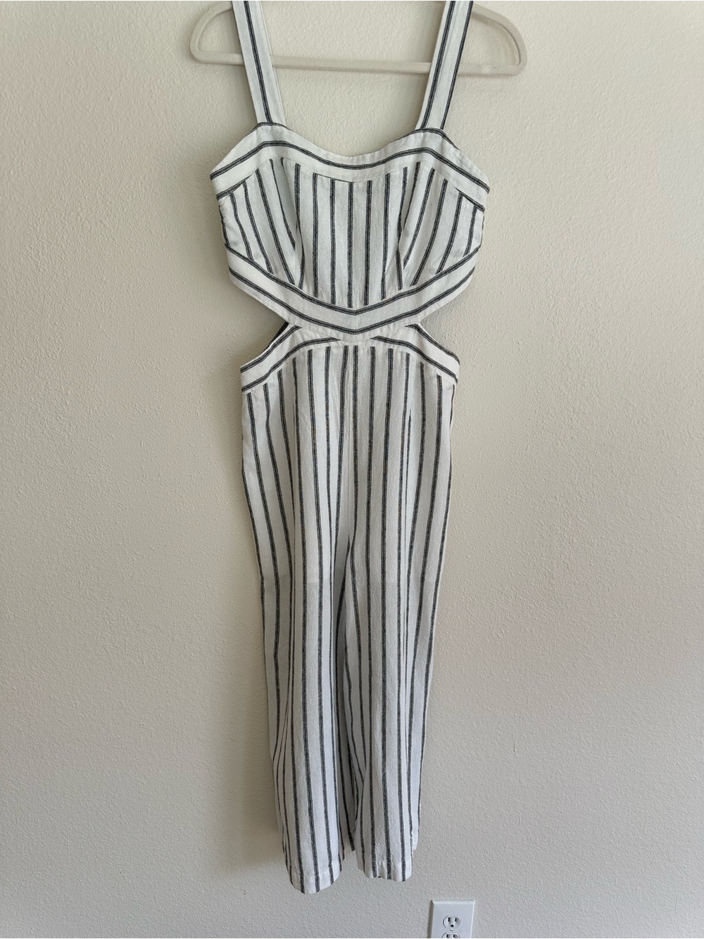 Chelsea28 Nordstrom White & Black Striped Sleeveless Jumpsuit Cut Out Sides  M